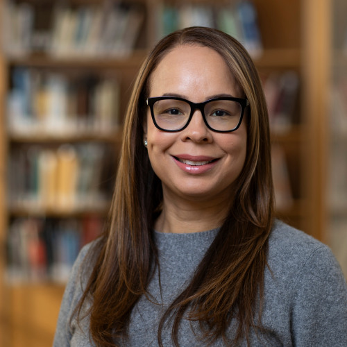 headshot of Angela Medeiros