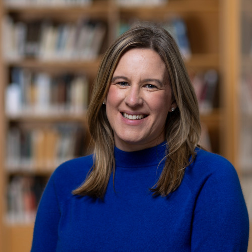 headshot of Lynda Curtis